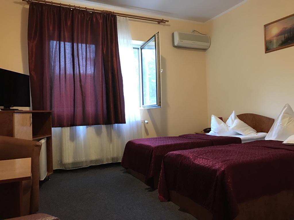 Hotel Cardinal Satu Mare Eksteriør bilde