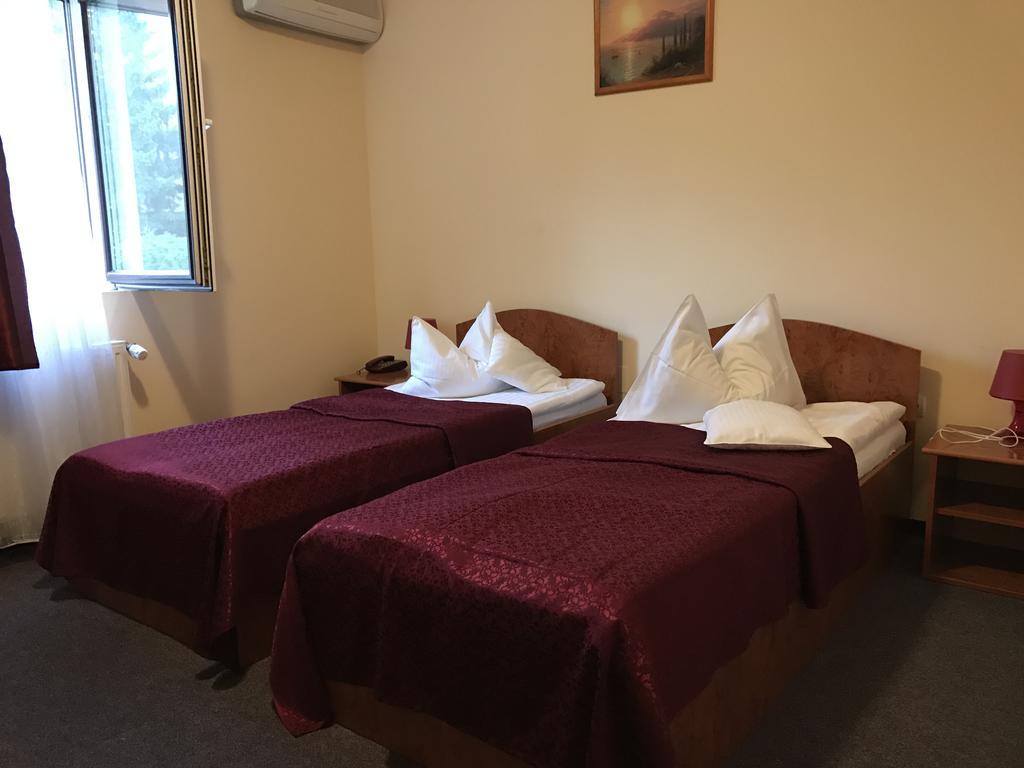 Hotel Cardinal Satu Mare Eksteriør bilde
