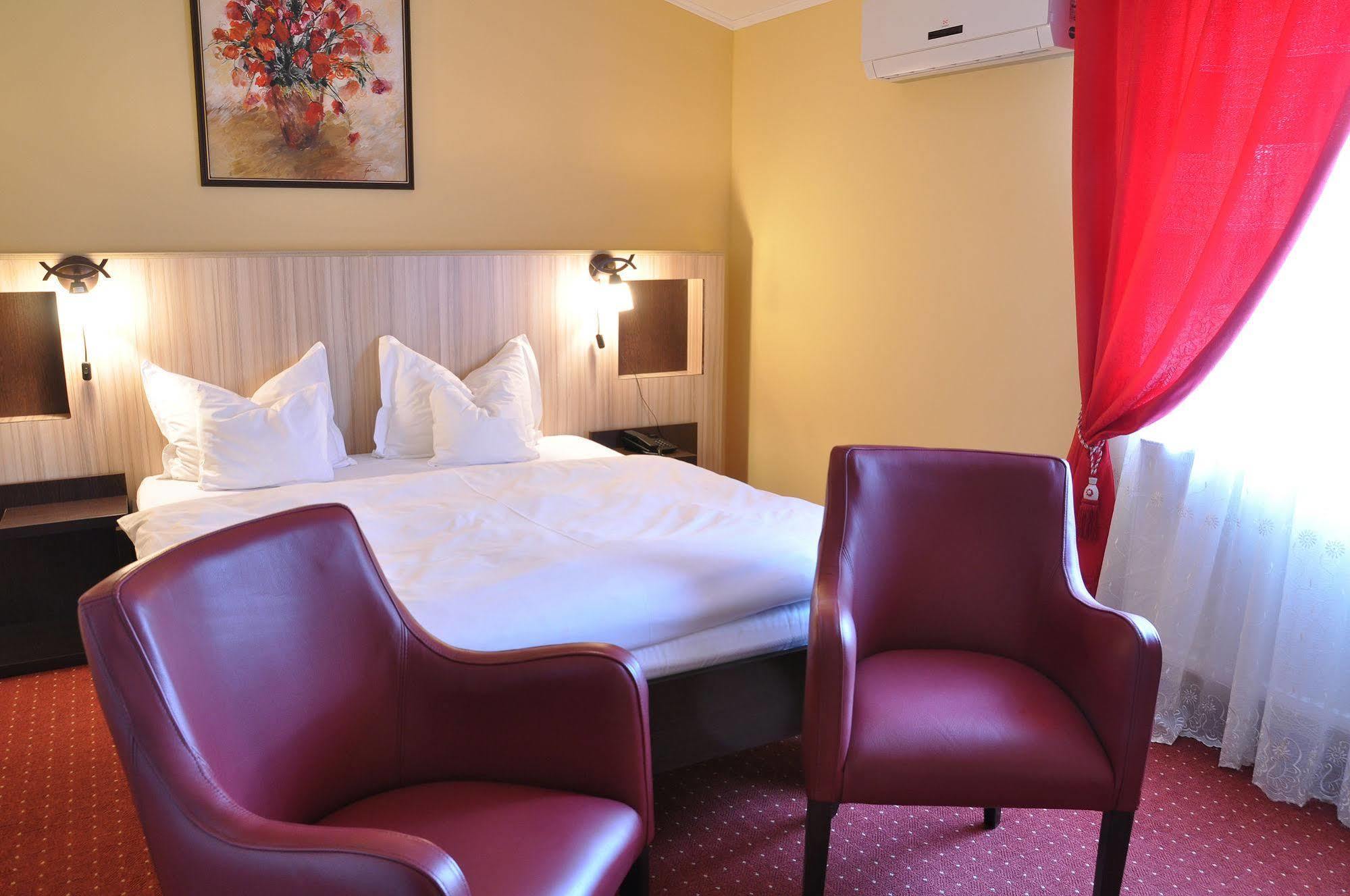 Hotel Cardinal Satu Mare Eksteriør bilde