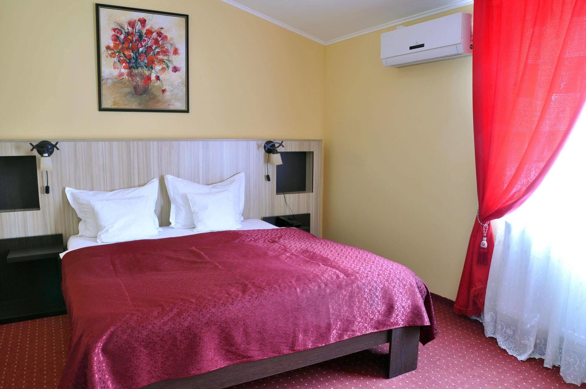 Hotel Cardinal Satu Mare Eksteriør bilde